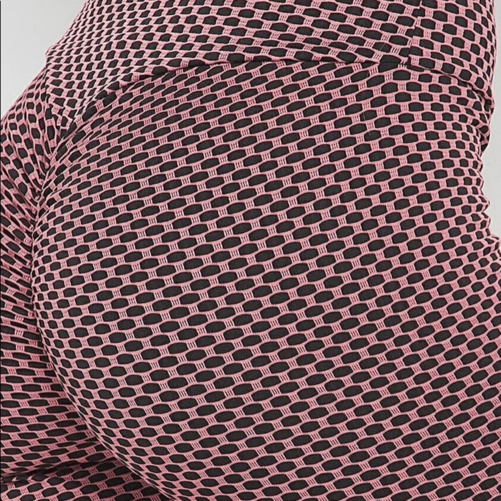 Scrunch Butt Sculpting High Waisted Biker shorts - Picture 2 of 4